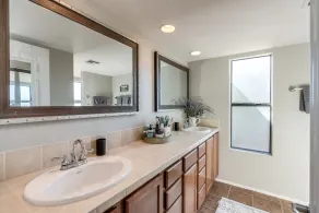 Wake Up to Majestic Mountain Views in a Vaulted 2BR 2 BATH cozy getaway! - Image 5