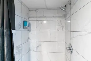 Cozy, Affordable, Luxurious | Central Location - Image 5
