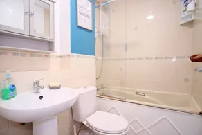 Modern and Bright One bed flat - Image 2