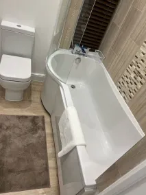 Comfortably furnished 2 bedroom home in Bolton - Image 3