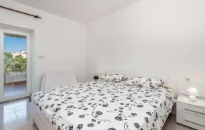 2 Bedroom Nice Apartment In Barbat - Image 5