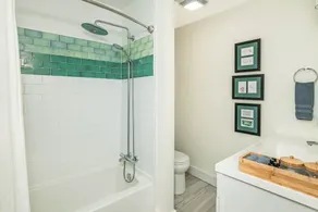 The American Bungalow - Image 2