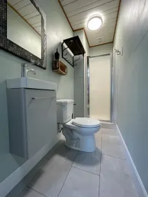 The Shearer - 3-Bedroom Waterfront Cottage - Image 5