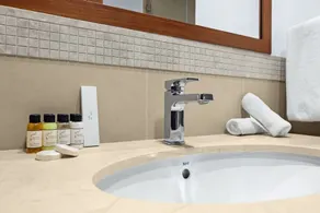 Modern 2BR Apartment | 5 Min Walk to Dubai Mall & Burj - Image 5