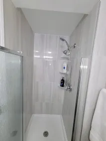 Brand new house with private bath in each room - Image 4