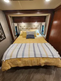 2019 Winnebago 40 foot RV Downtown Clarksville - Image 5