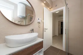 Habitación doble con piscina y balcón - Image 2