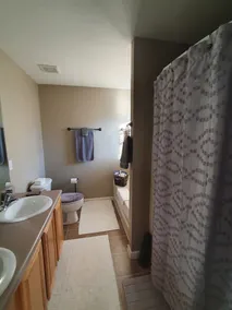 Cozy Peaceful Home Sleeps up to 11 Top-Rated for 8 years 5 min to GSP, BMW - Image 4