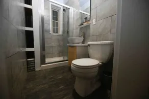 59 Rennell St, Bridgeport · Lovely 1 bedroom cozy modern apartment w/75” 4K TV - Image 3
