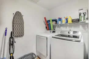 Ombygget! Resort Living - Lukket, 2 BR - opvarmet pool !! Desert Breeze Condo - Image 2