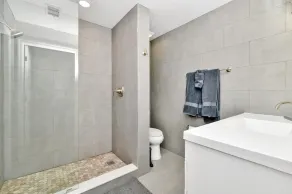 GORGEOUS 3 BED / 3 BATH VILLA WITH PRIVATE POOL.  FULLY REMODELLED - Image 5