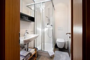 Appartamento di vacanza \"Haus Romann\" con terrazza condivisa e Wi-Fi - Image 4