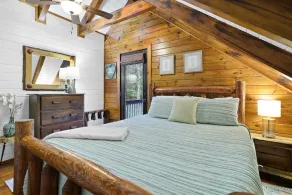 Waterfront Mountain Cabin Retreat on Private Lake~Fish~Canoe~Kayak - Image 4