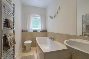 A charming 2 bed cottage in the heart of the popular borders village of Melrose. - Image 4
