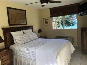 Beachfront Apartment @ Malibu Beach - Image 5