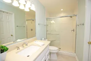 Mise à jour de 3 chambres et 2 salles de bain dans la communauté True Blue Golf - Image 4