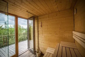 Beach cottage with a hot tub - Image 2