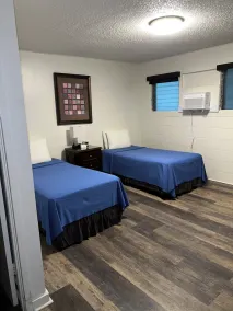Tip Top Motel - Image 3