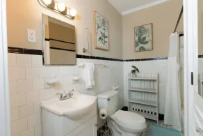 Cheerful Pet-Friendly 2BR Cottage | Near Capitol - Image 3