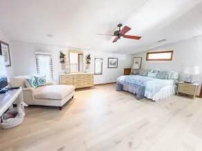 Neu renovierte 4 Schlafzimmer, 3 Badezimmer - 100 Meter vom Strand entfernt! - Image 5