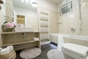 Vast villa, private heated pool - *free dinner offer - Image 2