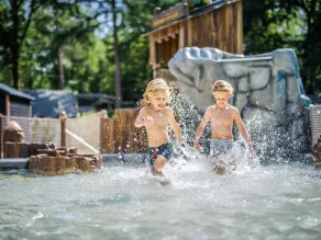 Nature Escape w Garden - Image 4
