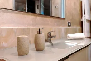 Bright and Modern – Damasco Three-Room Apartment - Image 3