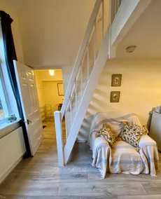 Self-catering, galleried studio cottage with parking outside - Image 3