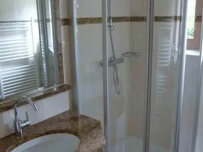 Hönegger, Casa - Appartamento / 2 camere da letto / doccia, WC - Image 2