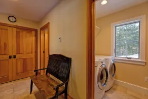 Upscale luxury 5 Bedroom Sunapee retreat 3 min from Lake and Mountain + Jacuzzi - Image 5