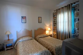 Sea vew villa with traditional Cretan colour - Image 3