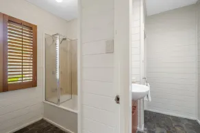 Spacious 3-bed Stay With Balcony and BBQ - Image 3