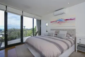 Seaview Retreat - large house with beautiful bay views - Image 3