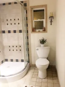 Super Clean 2BR Unit Located Near Downtown & Shopping Mall - Image 5