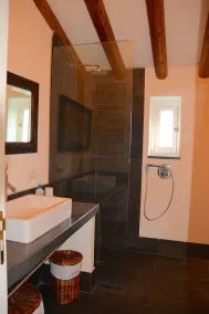Villa omgivet af vinmarker og en fantastisk udsigt for at nyde det bedste ud af Sicilien - Image 2