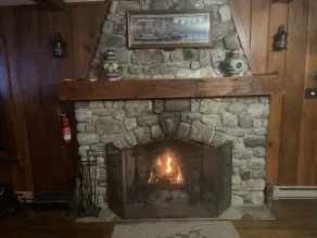 Familie sjov på denne smukke Lakefront Adirondack Camp - Image 2