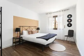 Welcome to my home! Recently renovated 3 bedroom apartment, in the neighborhood of Esplugues - Image 5
