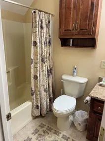Spacious Townhome with Four Seasons Room - Image 5
