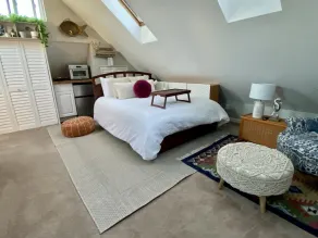 Stylish Seaside Cottage - Walking to Beach - Image 5