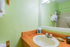 Two Bedroom Two Bath Poolside Villa Steps from Duval! - Image 3