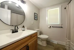 Newly Remodeled 5-BR Waterfront home on Sebago Lake – Spacious and Stunning! - Image 2