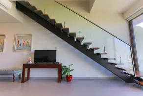 NEW Luxury Loft 1 bedroom with private roof garden and Side view of the marina - Image 2