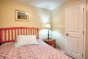 COMFY HIDE-OUT (SLEEPS 6) - Image 5