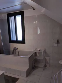 Hus i behagelig landsby i turistede Corse - Image 3