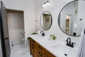 Magnificent 4BR Near Famous Riverwalk and Downtown - Image 4