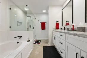 Modern Dream Home - Fire Pit, Grill, Large Yard & AC - Image 3