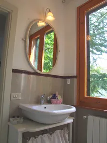 Stor og meget godt møbleret lejlighed i en villa med have og pool. D. - Image 2