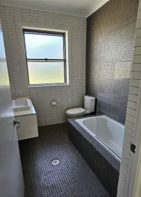Comfortable air conditioned, pet friendly holiday home with large open... - Image 2