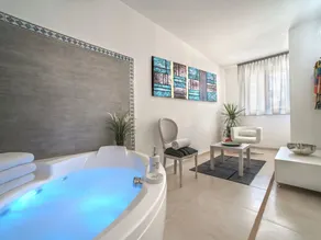 Plush Villa Apartment in Tavullia with Hot Tub - Image 2
