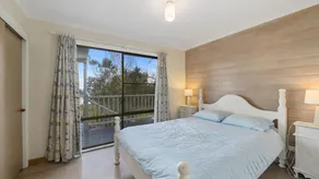 Beachfront Family Friendly Property at Mullawarra Beach - Image 4